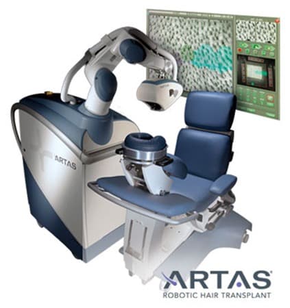 Robot Artas utilisé au sein du cabinet du Dr Emma Lavocat à Bordeaux pour la greffe de cheveux robotisée