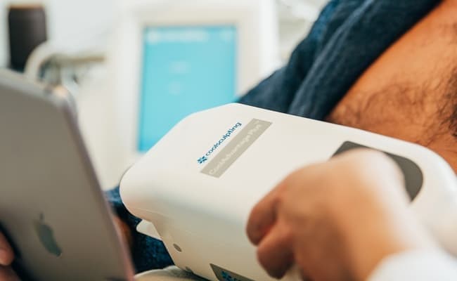 Traitement du ventre par cryolipolyse au sein du cabinet du Dr Emma Lavocat à Bordeaux